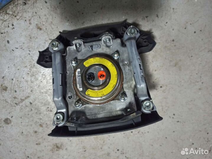 Подушка безопасности в руль Toyota Land Cruiser 20