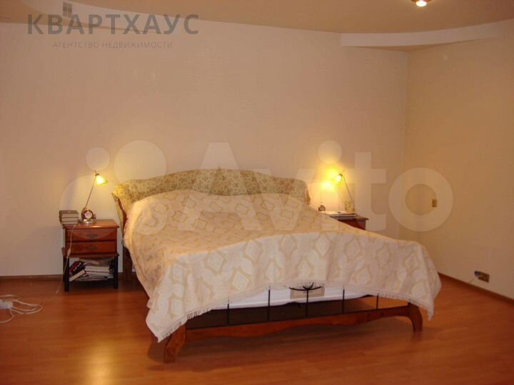 Коттедж 335,5 м² на участке 6 сот.