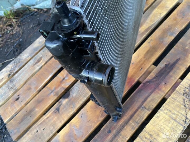 Радиатор охлаждения Chevrolet Aveo T250