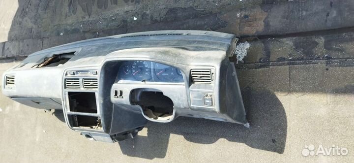 Торпеда. Панель Toyota Corona Premio AT211