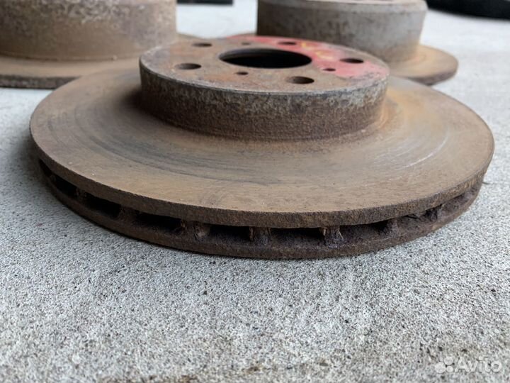 Тормозные диски Toyota Celica T180