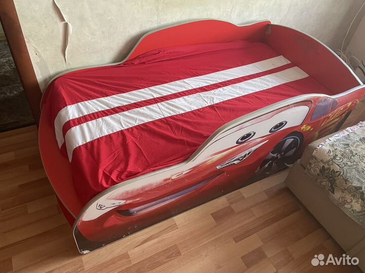 Детская кровать машина с матрасом