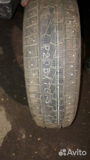 Kumho I'Zen Stud Snow KW11 205/70 R15 95T