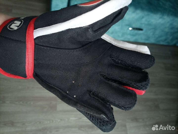 Наколенники, перчатки хоккейные