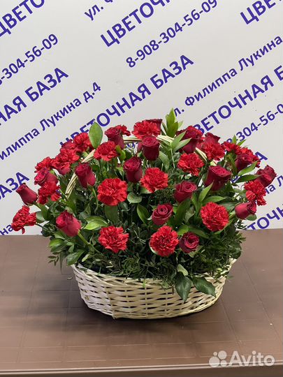 Корзина с цветами