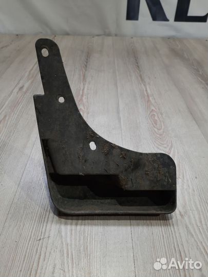 Брызговик передний Nissan X-trail T32 Прав