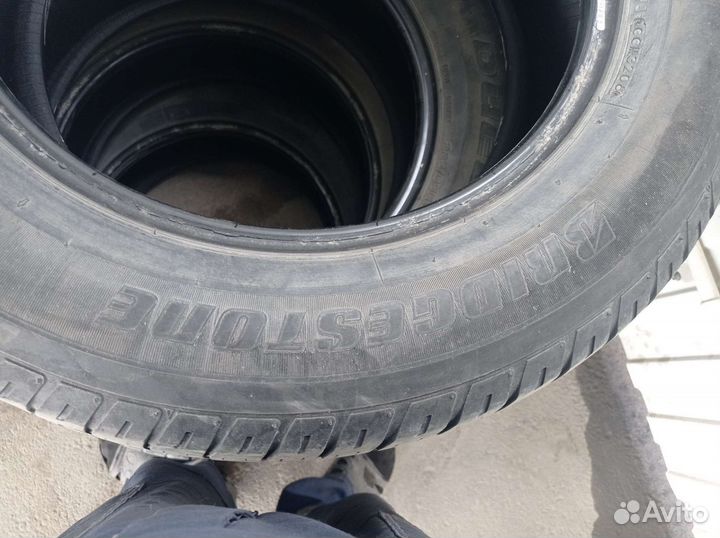 Bridgestone Dueler H/T 470 225/65 R17