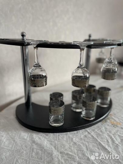 Барная стойка с рюмками