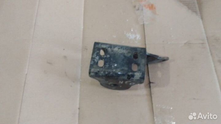 Кронштейн торсиона правый Man Tga Tgs Tgx