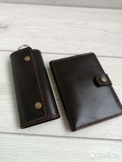 Комплект изделий из натуральной кожи