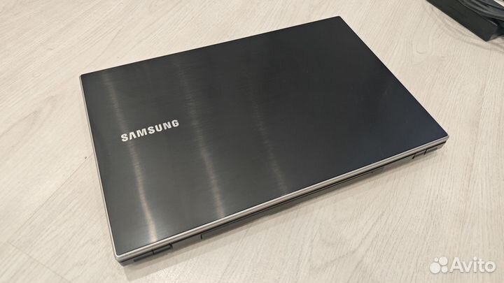 Ноутбук Samsung 305V5A