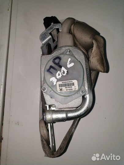 Ремень безопасности правый Chrysler 300C Крайслер