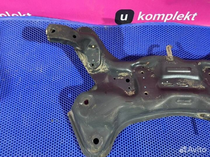 Подрамник передний