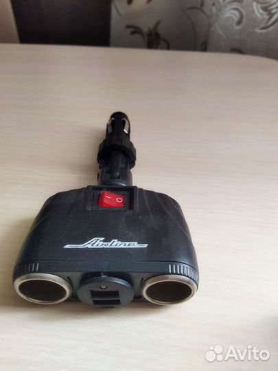 Автомобильная зарядка для телефона