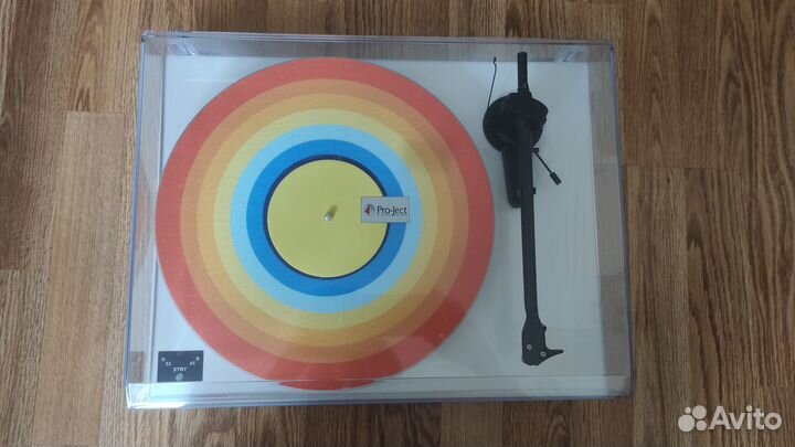 Проигрыватель для винила Pro-Ject Debut Carbon