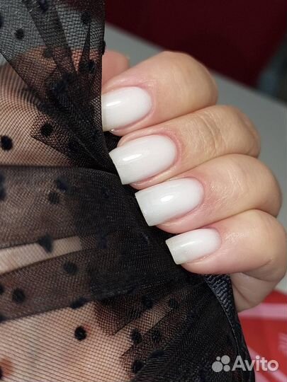 Маникюр в салоне