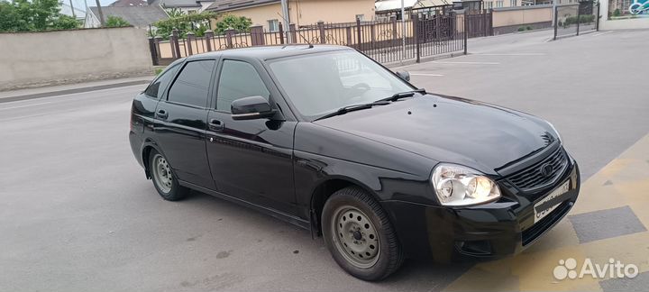 Капот на LADA priora