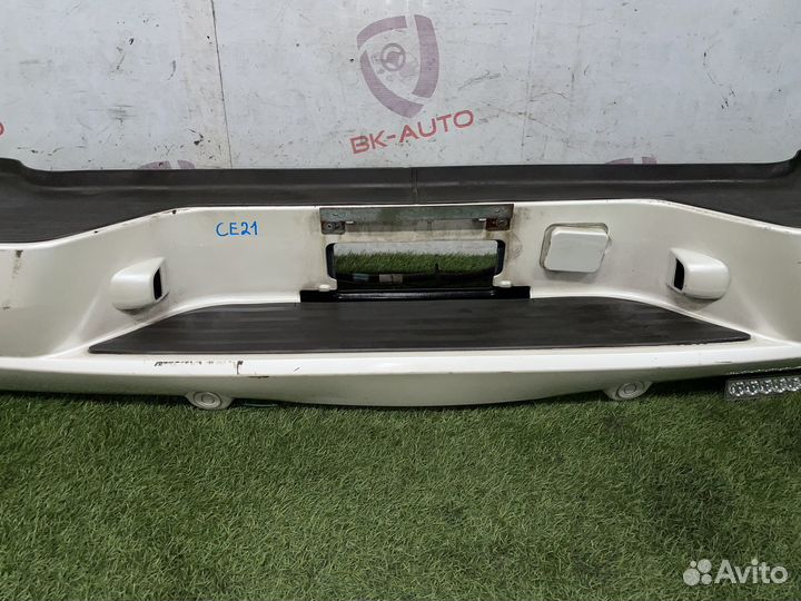 Бампер задний Cadillac Escalade GMT800