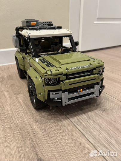 Lego technic 42110 Land Rover. Оригинал