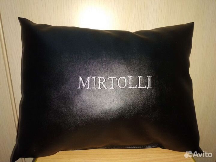 Пледы, подушки, полотенца, прихватки, шапка, чехол