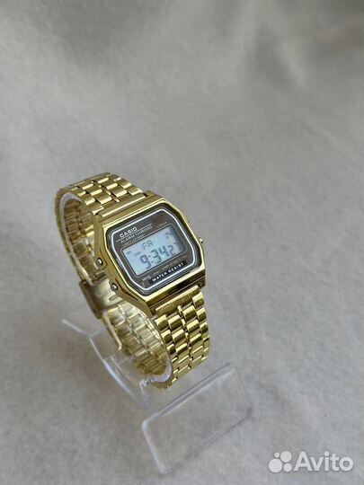 Электронные часы Casio