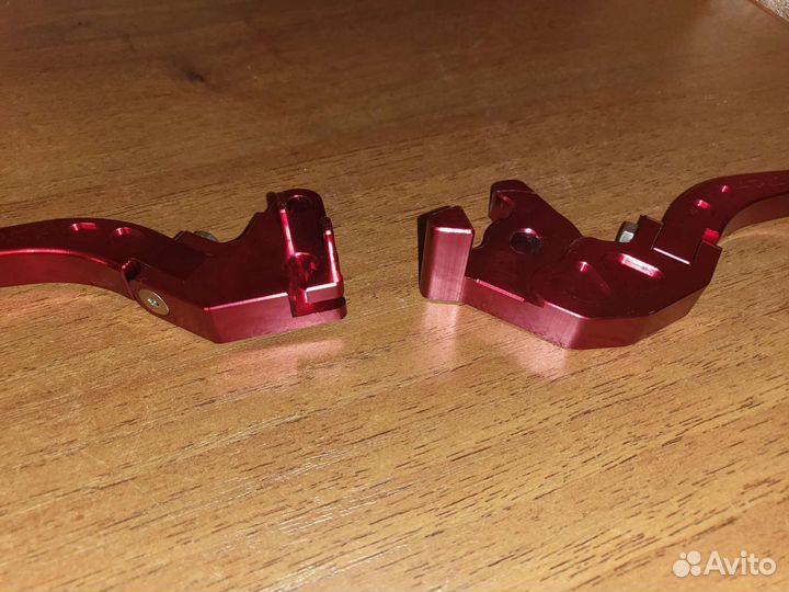 Рычаги сцепления и тормоза на мотоцикл