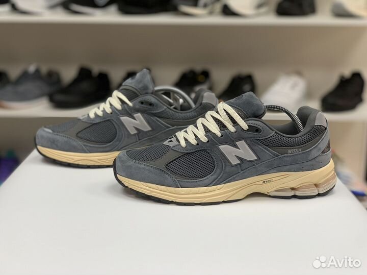 Кроссовки New balance 2002r