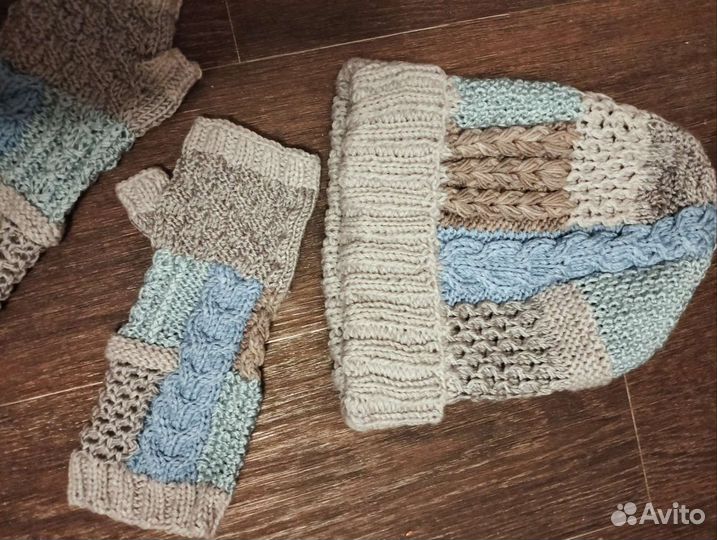 Комплект шапка и митенки