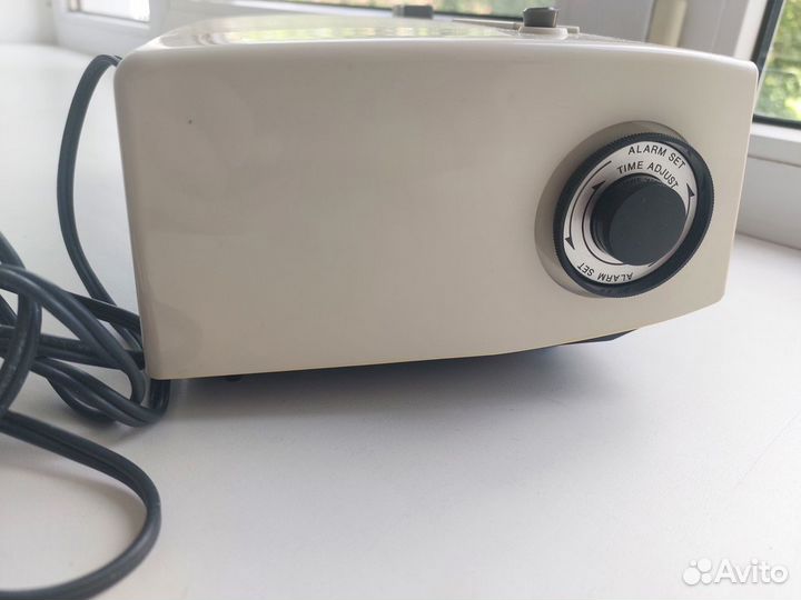 Часы радио Sony Digimatic TFM -C650W