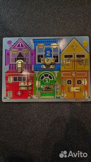 Бизиборд melissa doug с разными замками