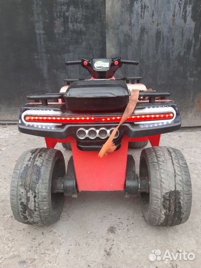 Детский электромобиль