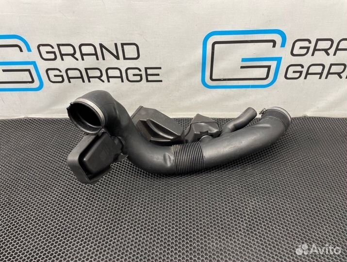 Патрубок воздушный Volvo Xc70 BZ B6324S 3.2 2008