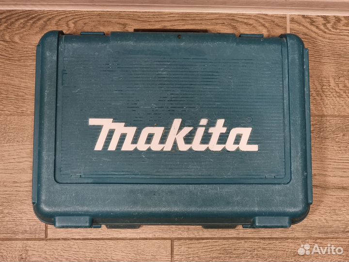 Шуруповерт makita