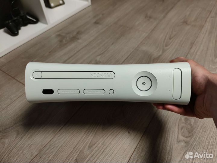 Xbox 360 (три красных огня)