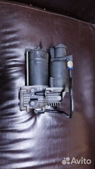 Компрессор пневмаподвески Mercedes-Maybach X222