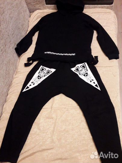 Костюм спортивный