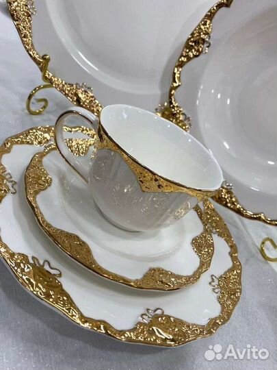 Чайно-столовой сервиз