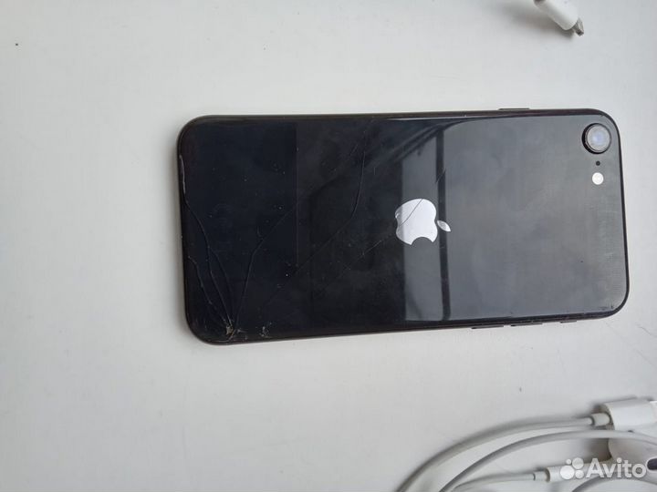 iPhone SE (2020), 128 ГБ