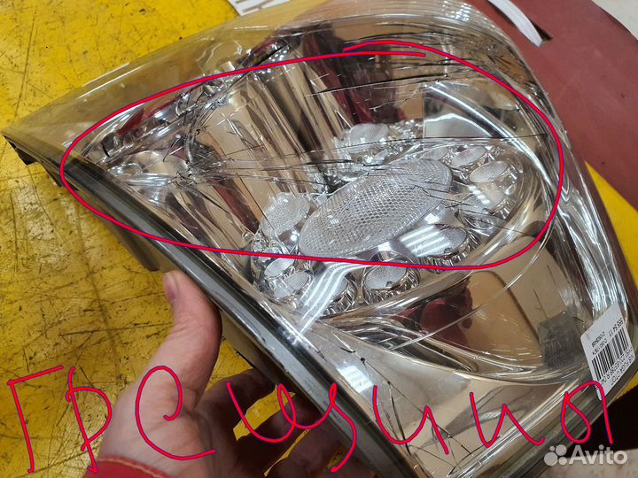 Фонарь правый Nissan Fuga PY50