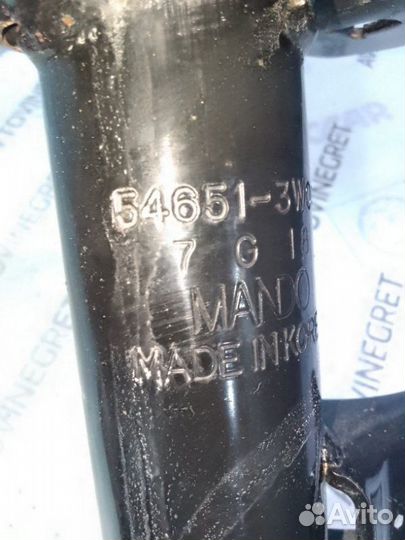 Стойка амортизатор передняя левая Kia Sportage 3