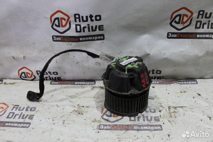 LADA Largus 1.6 16клап Моторчик отопителя