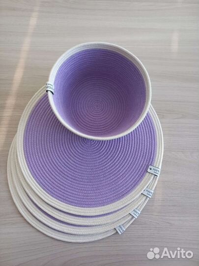 Сервировочные салфетки и корзина