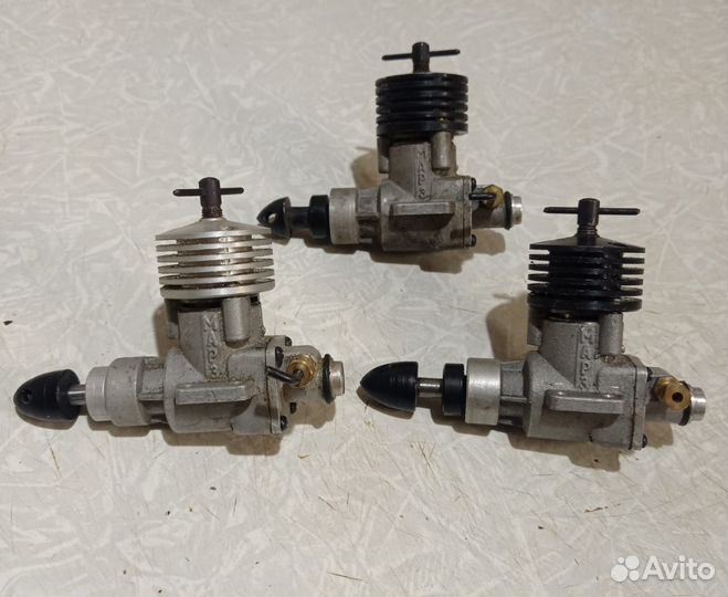 Авиамодельный двигатель