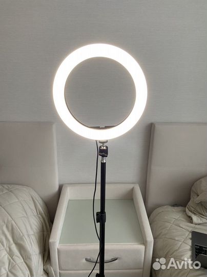 Кольцевая лампа 26 см