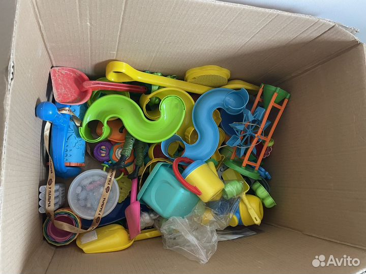 Машинки и игрушки для песка