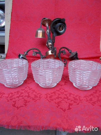 Люстра старинная. Плафоны хрустальные