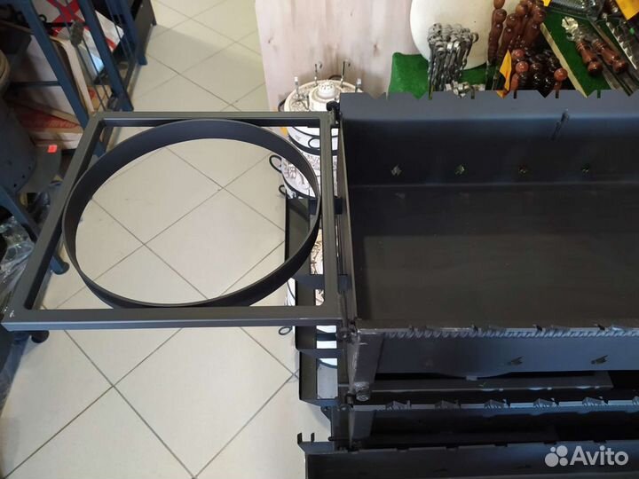 Мангал с подказанником и решеткой