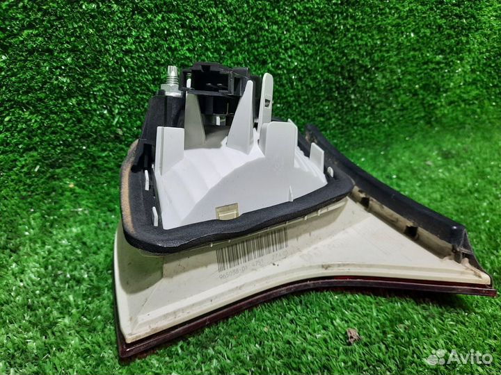 Фонарь задний левый Audi A4 8E B7 ALT (2.0)