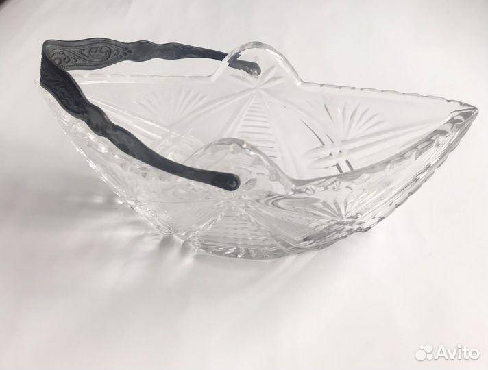 Хрустальная конфетница