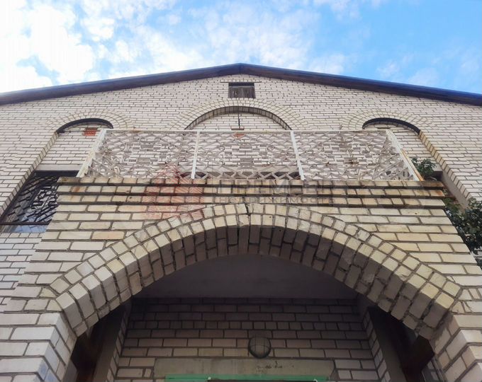 Коттедж 398 м² на участке 6 сот.